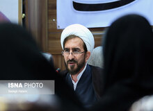 
رئیس دادگستری مشهد: ما به نمایندگی از امام زمان و به نمایندگی از خدا در امور مردم دخالت می‌کنیم/ مجازات در جمهوری اسلامی از عذاب اخروی مجرمان و زندانیان کم می کند
