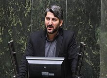 انتقاد یک نماینده به پزشکیان؛ دختر و دامادتان در فروشگاه‌های لاکچری خارج جولان می‌دهند/ اطراف شما را کسانی احاطه کرده‌اند که بعضا خائن هستند!