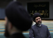 یک روحانی تحصیلکرده در قم برای برنی سندرز تبلیغ می کند +فیلم 