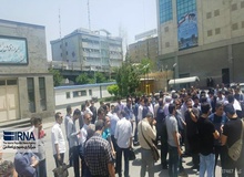 وکیل معلم بازداشتی: امروز با موکلم ملاقات داشتم/ آموزش و پروش حقوق معلمان بازداشتی را پیگیری کند
