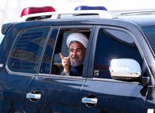 انتقاد نشریه سپاه از دولت حسن روحانی/ وضعیت کنونی کشور حاصل از پشت «شیشه‌های دودی» خودرو تصمیم گرفتن است