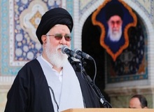 علم الهدی: دشمن برای براندازی حکمرانی دین به مزدوران هرزه و ولنگار و عناصر هوسباز روی آورده/کفر سراسری عناصر ناپاک خود را علیه جمهوری اسلامی بسیج کرد/  بی حجابی به میدان جنگ و مبارزه با انقلاب آمده است