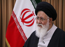 درخواست علم الهدی از وزیر بهداشت برای برقرارشدن زیارت در حرم رضوی/ تعدا زائران کم شده است و معضل اقتصادی جدی‌ برای مردم مشهد بوجود آمده است/ اقتصاد مشهد حول محور زیارت می‌چرخد