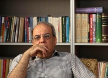 عباس عبدی :رئیس بنیاد شهید را عزل کنید