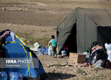 نماینده قصرشیرین: دستگاه‌ها با تمام توان پای کارند/ حمام و سرویس بهداشتی سیار نیاز است