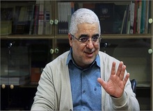 جعفرزاده ایمن آبادی: نرخ منطقی ارز ۷ هزار و ۵۰۰ تومان است/ از نماز صبح شاهد حضور مردم در بازار، برای فروش ارزشان هستیم