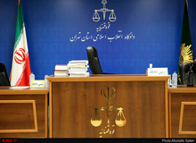 متهم: چک‌های سفید امضا را به دایره مالی باقری‌درمنی دادم/ وکیل متهم ردیف اول: نگهداری موکلم در حبس، خلاف موازین قانونی است