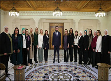 دیدار جولانی با گروهی از زنان سوری ساکن آمریکا در دمشق + تصاویر