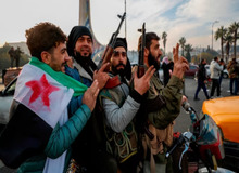 جزئیات گفت‌وگو میان سوری‌ها پس از سقوط بشار اسد