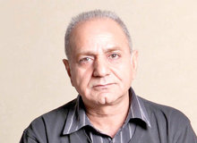تبریک ویژه پرویز پرستویی به اسیری که پس از بازگشت به ایران، زندانی شد/ عکس
