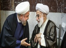 گزارش رویترز از شدت گرفتن حملات اقتصادی محافظه کاران علیه روحانی در آستانه انتخابات