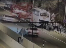 مرد جوان از ۸۰ متری پل آزاد راه تهران- شمال سقوط کرد+فیلم