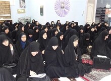 استاد حوزه علمیه: فمنیست‌ها معتقدند زنان باید به سربازی بروند/ اعراب جاهلی زن را کالا می‌دانستند