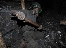 مصدوم شدن یک معدنچی در حادثه امروزِ کلاریز/ تونل برناکی هم ریزش کرده است