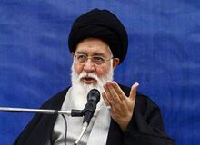 نماینده ولی فقیه در خراسان رضوی: تمام مصائبی که بر سر ما آمده به خاطر جدایی از از ولایت فقیه بوده است 
