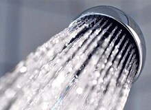 دوش گرفتن بیش از حد به مو آسیب می‌زند