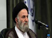 آیت‌الله غروی: مسئولین کم‌کاری خودشان را با دین توجیه نکنند/ زندگی برای مردم ملمو از سختی است
