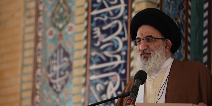 نماینده ولی فقیه البرز: لایحه عفاف و حجاب نمی‌تواند جلوی فروریختن دیوار برلین را بگیرد
