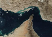 ادعای عبور کشتی‌های نظامی آمریکا از تنگه هرمز / صدا و سیما: هیچ شناور آمریکایی از تنگه هرمز عبور نکرده‌است / ارگان سپاه: شناور قبل از رسیدن متوقف شد