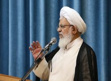 امام جمعه یزد: انقلاب اسلامی یک نظام الهی است/ مردم در مشکلات معیشتی استقامت کنند