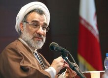 دبیر شورای عالی انقلاب فرهنگی:نمی توانیم برای آوازخواندن یک خانم در جمع آقایان مجوز بدهیم