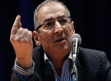 حمله توهین‌آمیز روزنامه شرق به زیباکلام: این طوری زندگی کرده‌ای که عاملان قتل‌های زنجیره‌ای تو را نکشتند!
