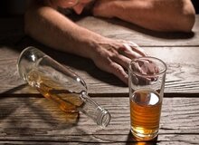 چرا افراد بر اثر نوشیدن الکل می‌میرند یا آسیب دائم می‌بینند؟