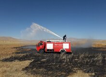 در پی مانور سپاه ۶ هکتار از تالاب دریاچه ارومیه آتش گرفت