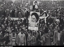 دو نفر به اتهام پاره کردن عکسهای امام(ره) بازداشت شدند