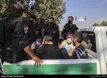 توصیه ارگان رسانه ای دولت به نهادهای امنیتی: برای کنترل بازار ارز ، برخورد پلیسی هم لازم است