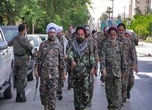 پیشنهاد ارگان مطبوعاتی جریان اصولگرا برای مقابله با جنگ زمینی احتمالی با امریکا؛ آموزش نظامی را شروع کنید/ لشکر جانفدایان را سازماندهی کنید
