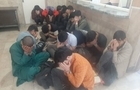 پلیس: دستگیری اراذل و اوباش سطح یک در محله ۱۳ آبان شهر ری/ در جریان این عملیات، سلاح گرم و سرد از متهمان کشف شد