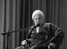 هاشمی معتقد بود حذف منازعات سیاسی از جامعه، منجر به تک‌صدایی می‌شود