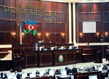 علی‌اف مجلس ملی آذربایجان را منحل کرد
