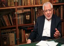 برخی مواضع رئیس جمهور باعث نگرانی دلسوزان شده است/ ملت ما شعار «هیهات مناالذله» داده و می دهد