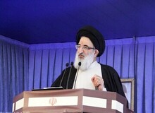 نماینده ولی فقیه در استان البرز: اگر آمریکا  و اروپا نفهمیده‌اند تحریم ، ملت ایران را قوی کرده، بسیار کودن و خنگ هستند
