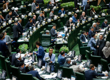 قاضی‌پور:جلوی مجلس شعارهای بدی می‌دهند/ لاریجانی: خود شما باید بروید جواب بدهید