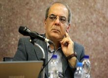 عباس عبدی: چرا روزنامه جمهوری اسلامی از آگهی دولتی محروم شده اما کیهان آگهی می گیرد؟/ در جهانی که بازار رسانه هر روز بزرگ‌تر و سودآورتر می‌شود، عده‌ای در ایران دنبال کوچک‌تر شدن این بازار و فربه کردن رانتی صداوسیما هستند