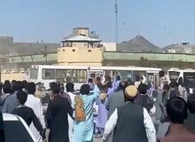 ادعای یک شخص دستگیر شده در حادثه دیروز زاهدان: یک ماشین شخصی بین مردم اسلحه پخش می‌کرد