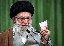 آیت الله خامنه ای: آمریکا یک رژیم مافیایی است / آمریکا اوکراین را به این نقطه کشاند /  علاج هر بحرانی در این است که ریشه‌های آن شناخته شود؛ ریشه بحران اوکراین، آمریکاست 