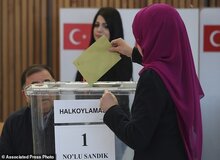 ترکیه روحت شاد؛ تاریخ تولد ۱۹۲۱، تاریخ وفات ۲۰۱۷