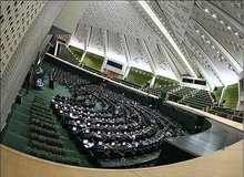 احتمال برگزاری جلسه غیرعلنی مجلس برای بررسی افزایش قیمت بنزین