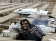 گفت و گو بامرد گور خواب شهریاری که مشهور شد/  در گورستان نصیرآباد می ماندم زنده به گور می شدم 

