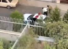 توضیح پلیس درباره برخورد زشت یک مامور و سربازوظیفه با سگ‌گردانی/ صاحب سگ به مامور ما «فحاشی» میکرد
