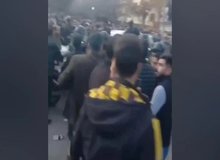 لحظه چاقو خوردن فرمانده نیروی انتظامی+فیلم 