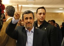 فعال سیاسی اصولگرا: احمدی نژاد قصد دارد شورای نگهبان را دور بزند