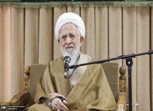 آیت‌الله جوادی آملی خطاب به طلبه‌ها: نه بیراهه بروید و نه راه کسی را ببندید

