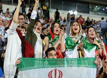استقلال و پرسپولیس می‌توانند میزبان هواداران زن باشند؟