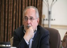 باید در افزایش حقوق کارگران تجدیدنظر شود/ رئیس‌جمهور اصل ۴۹ قانون اساسی را اجرا کند/ ارگان‌هایی که نقدینگی در اختیار دارند به کمک دولت بیایند