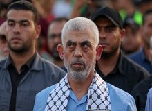 بلومبرگ: اسرائیل در ازای آزادی گروگان‌ها و دست کشیدن از کنترل بر نوار غزه، کریدوری امن به یحیی السنوار پیشنهاد داد